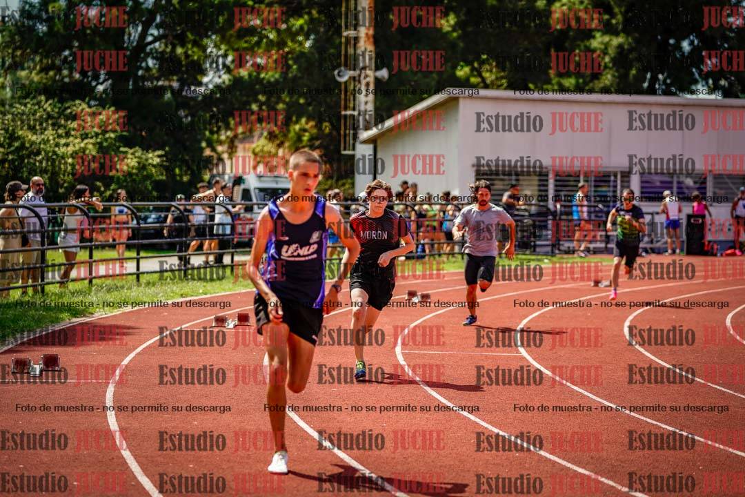 Fotos de los 400 m llanos de varones