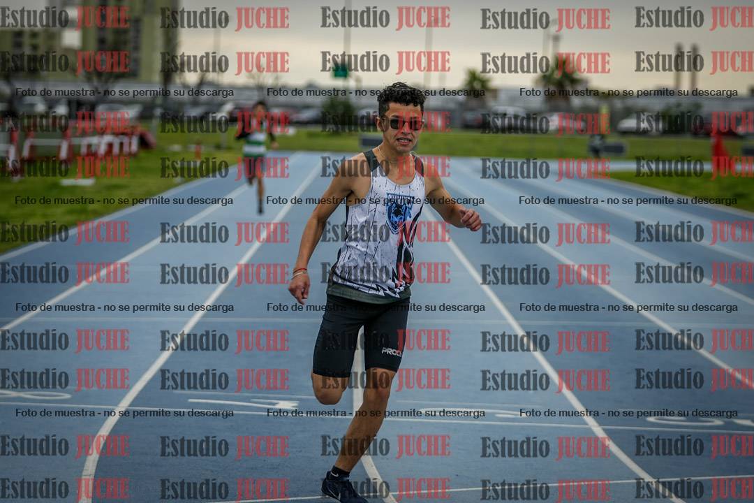 Fotos de los 300 m llanos de varones - U17
