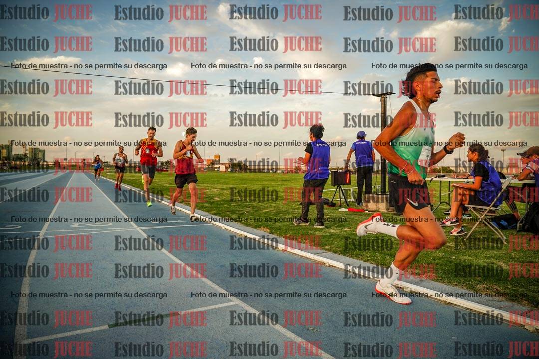 Fotos de los 3000 m llanos de varones