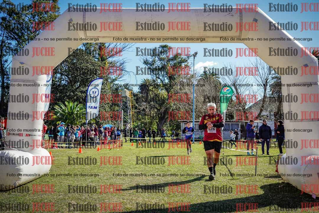 Fotos de la llegada del cross de 1500 m