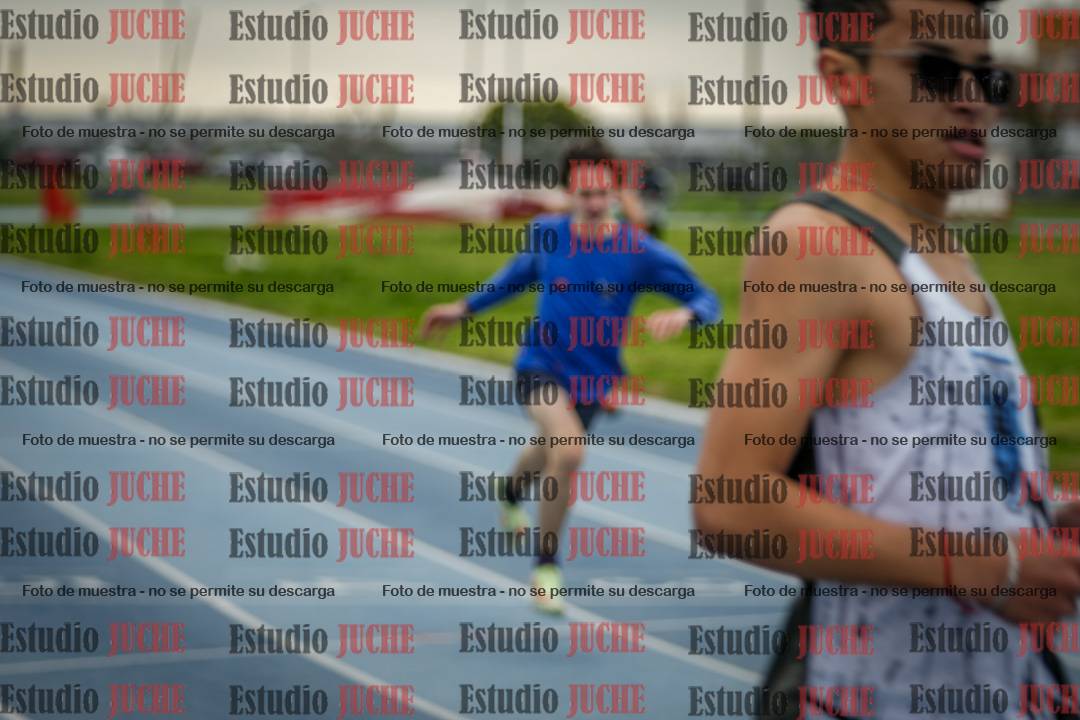Fotos de los 300 m llanos de varones - U17
