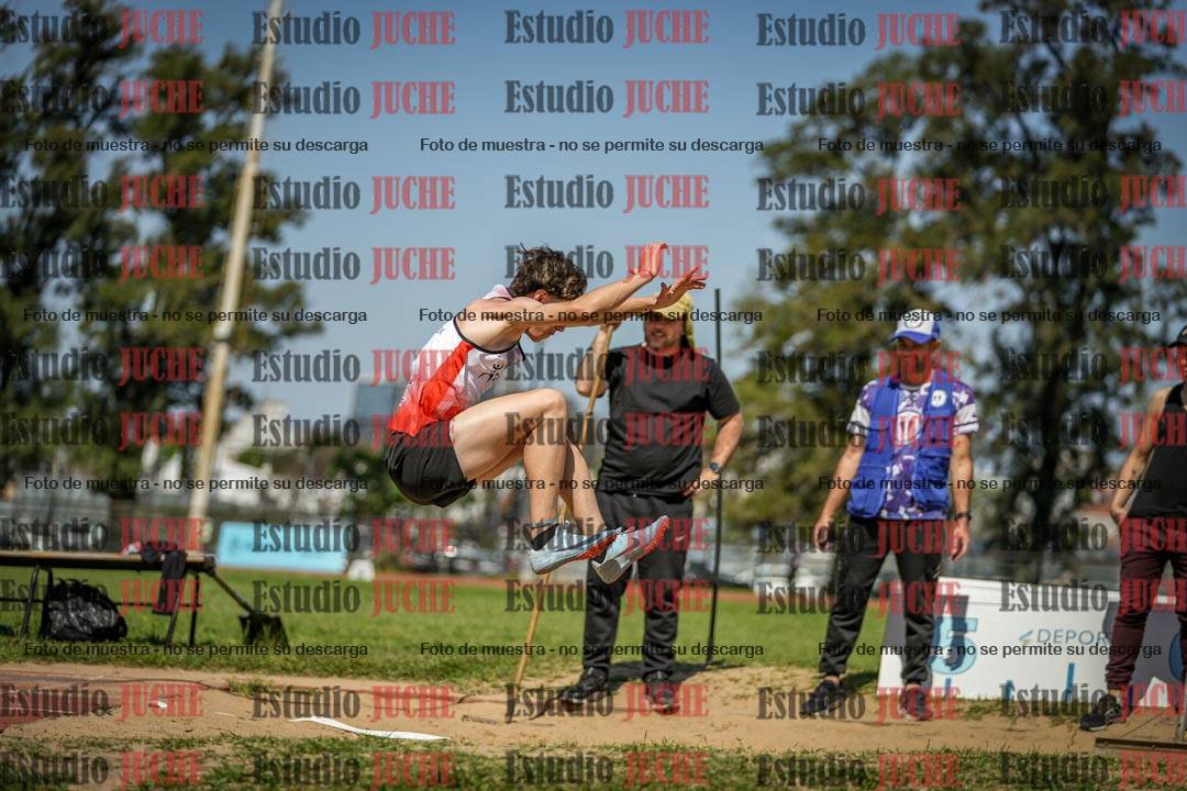 Fotos del salto en largo de varones - (incluye octatlón)
