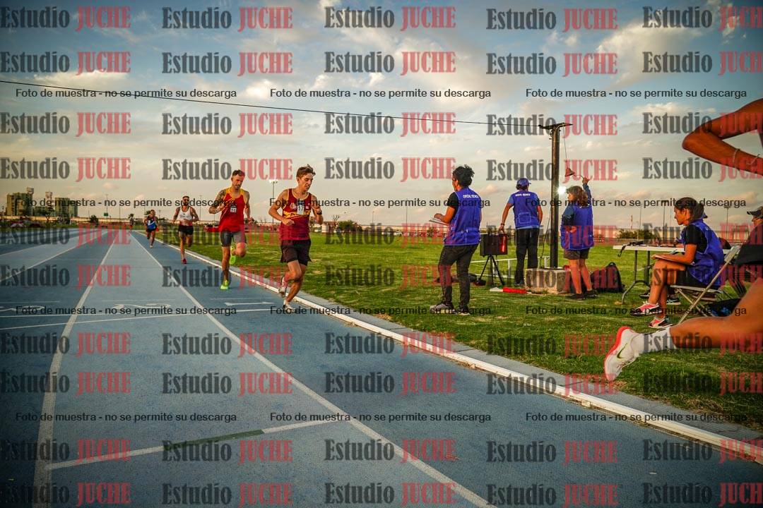 Fotos de los 3000 m llanos de varones