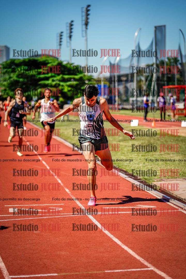 Fotos de los 800 m llanos de varones