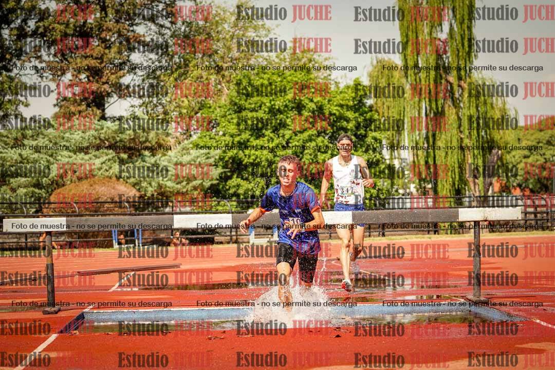 Fotos de los 3000 m con obstáculos de varones