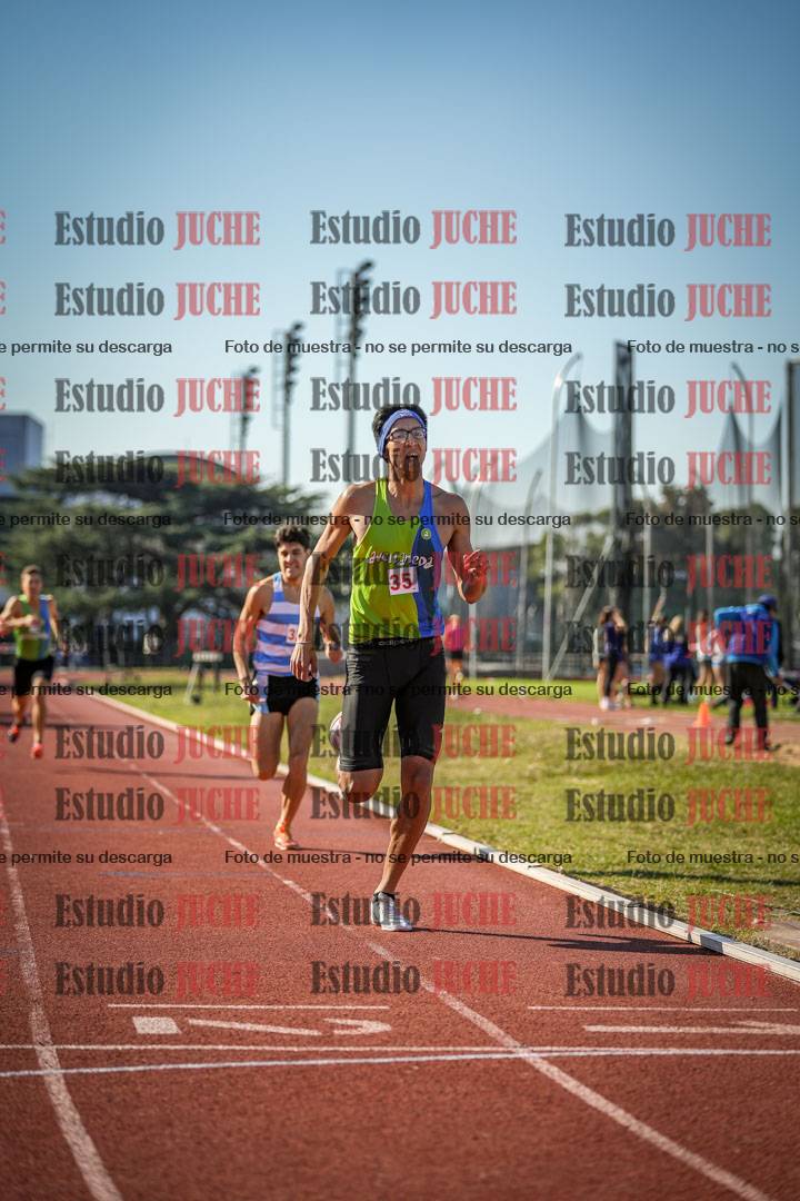 Fotos de los 800 m llanos de varones