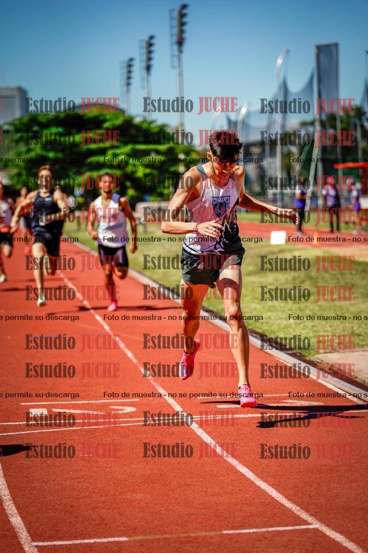 Fotos de los 800 m llanos de varones
