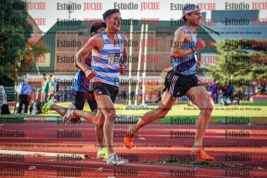 Fotos de los 3000 m llanos de varones