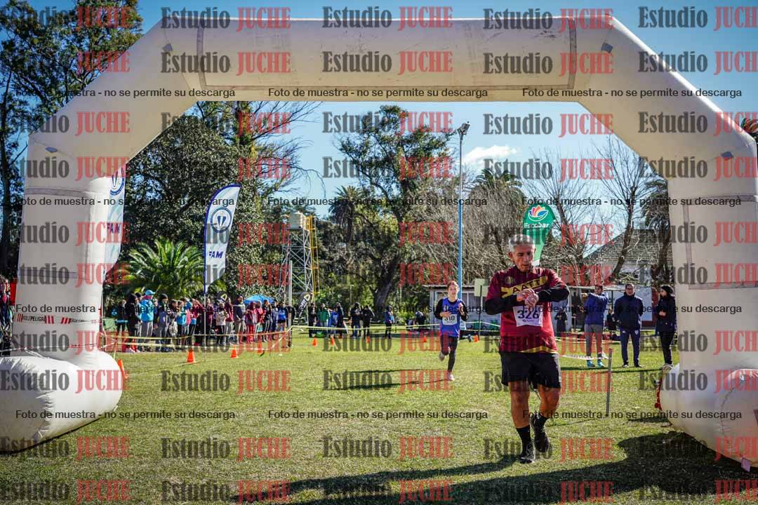 Fotos de la llegada del cross de 1500 m