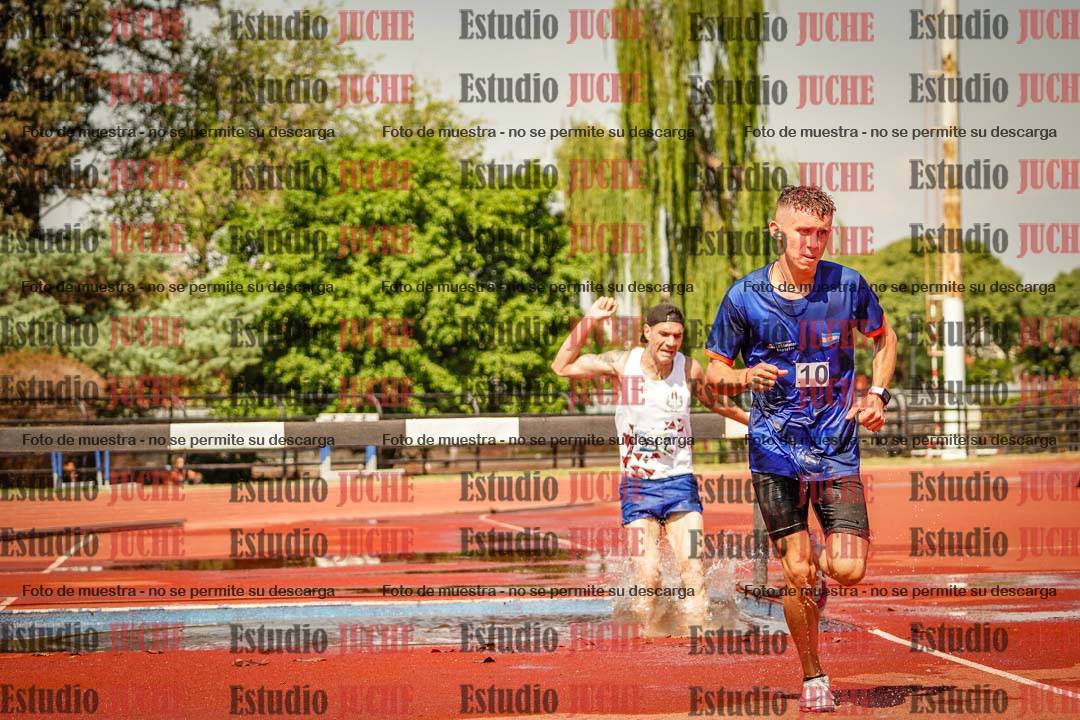 Fotos de los 3000 m con obstáculos de varones