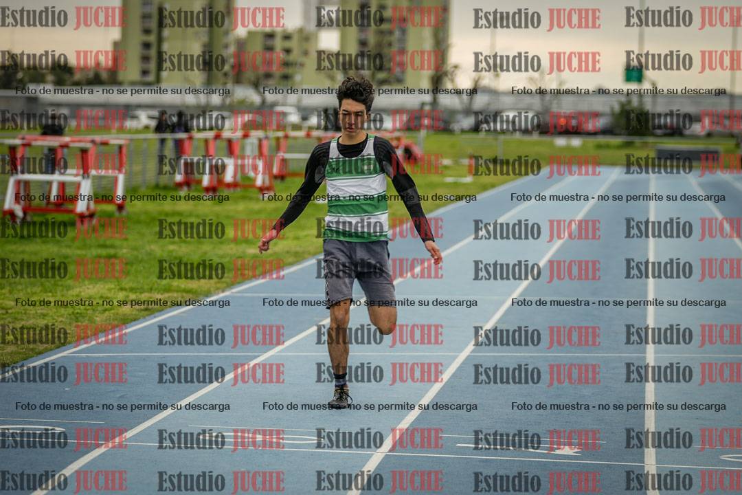 Fotos de los 300 m llanos de varones - U17