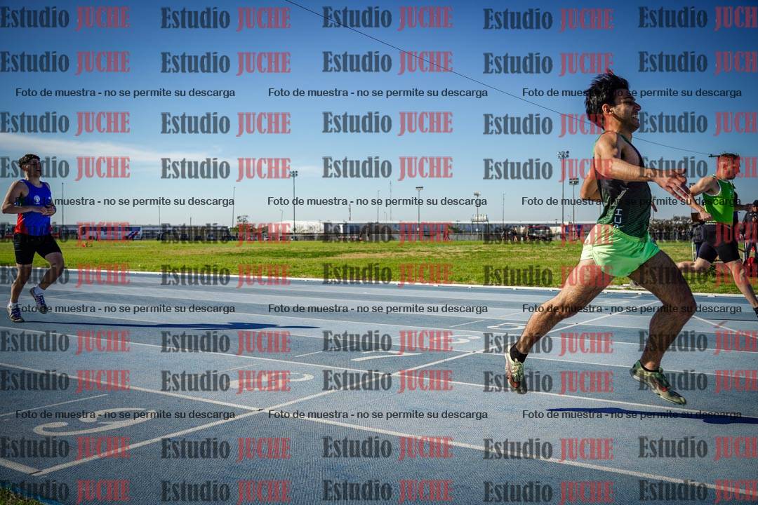 Fotos de los 400 m llanos de varones