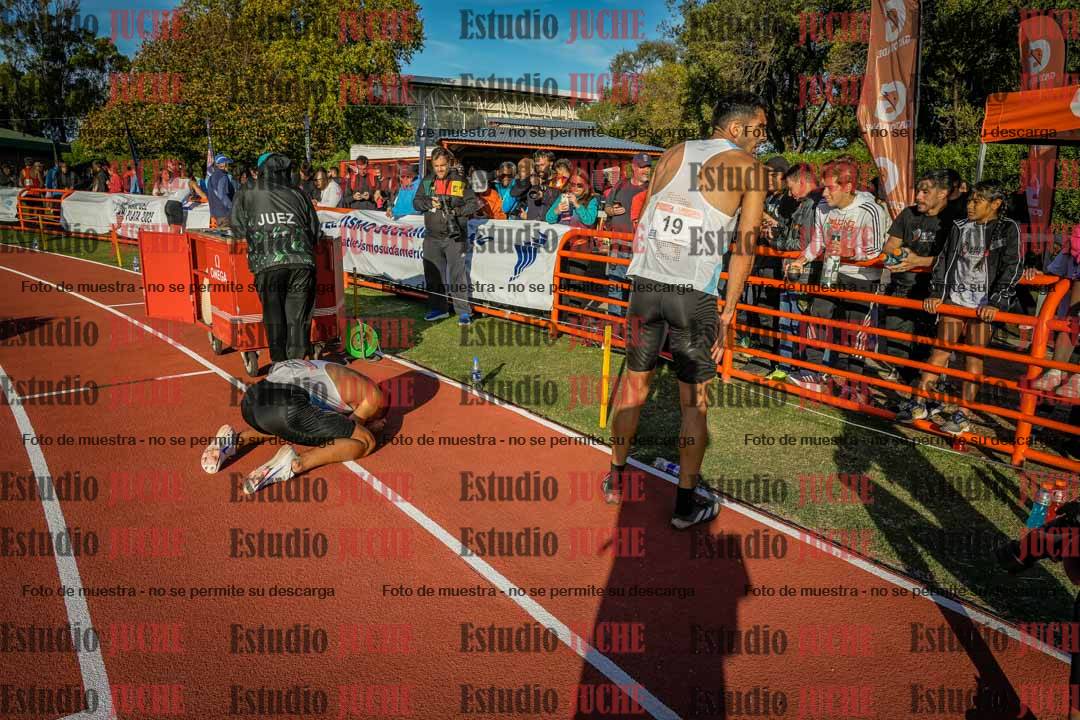 Fotos de algunos extras y podios del día 2