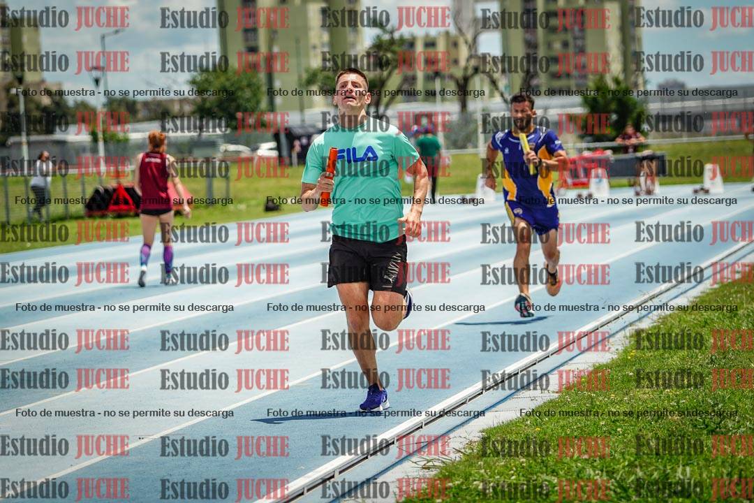 Fotos durante el transcurso de los relevos 20' para running teams - serie 2
