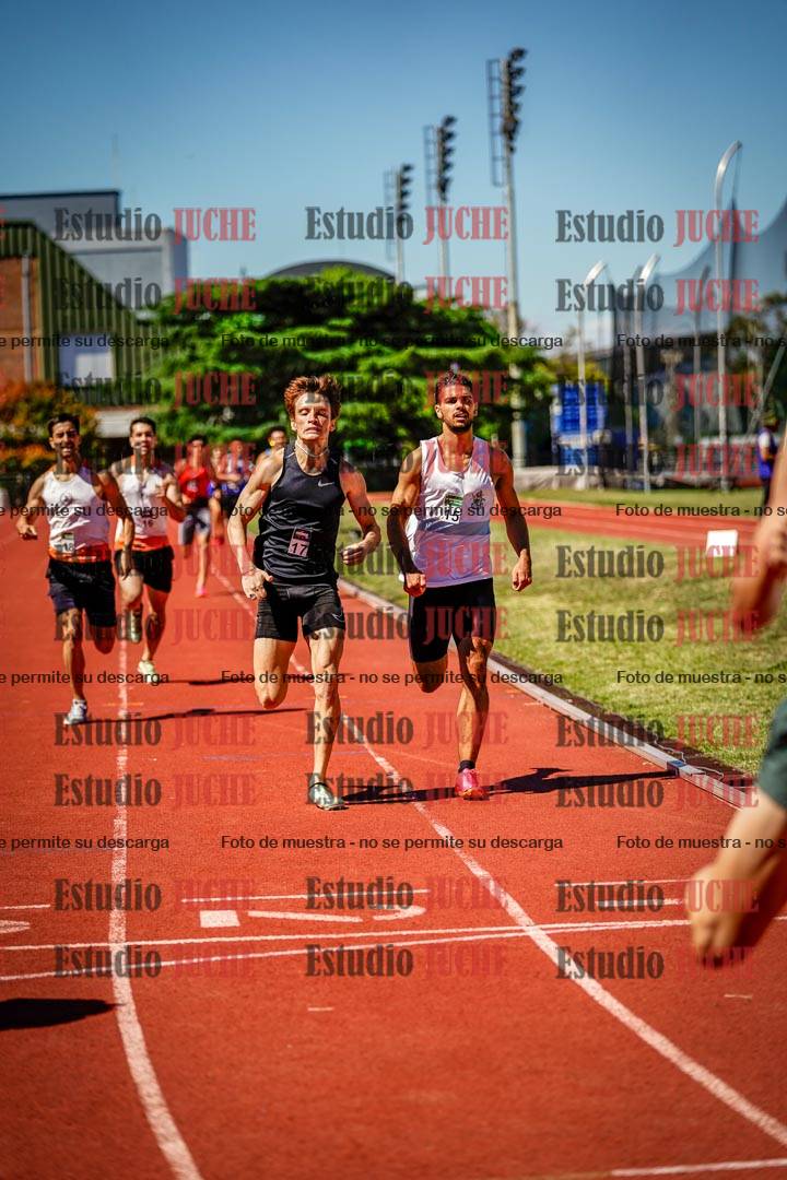 Fotos de los 800 m llanos de varones