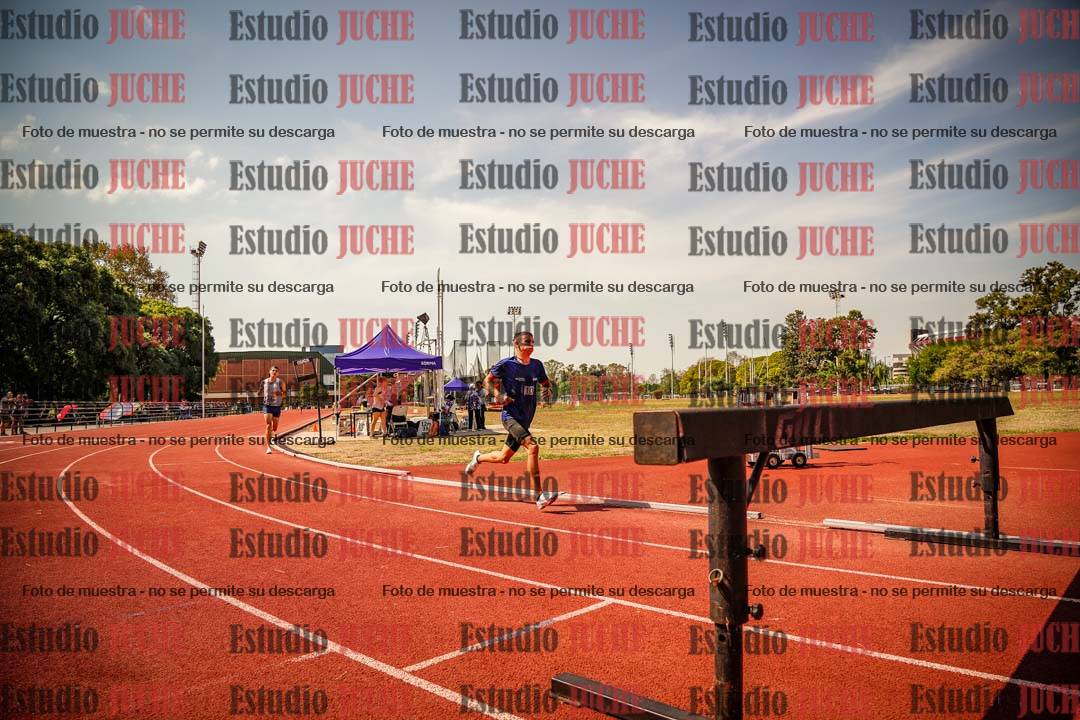 Fotos de los 3000 m con obstáculos de varones