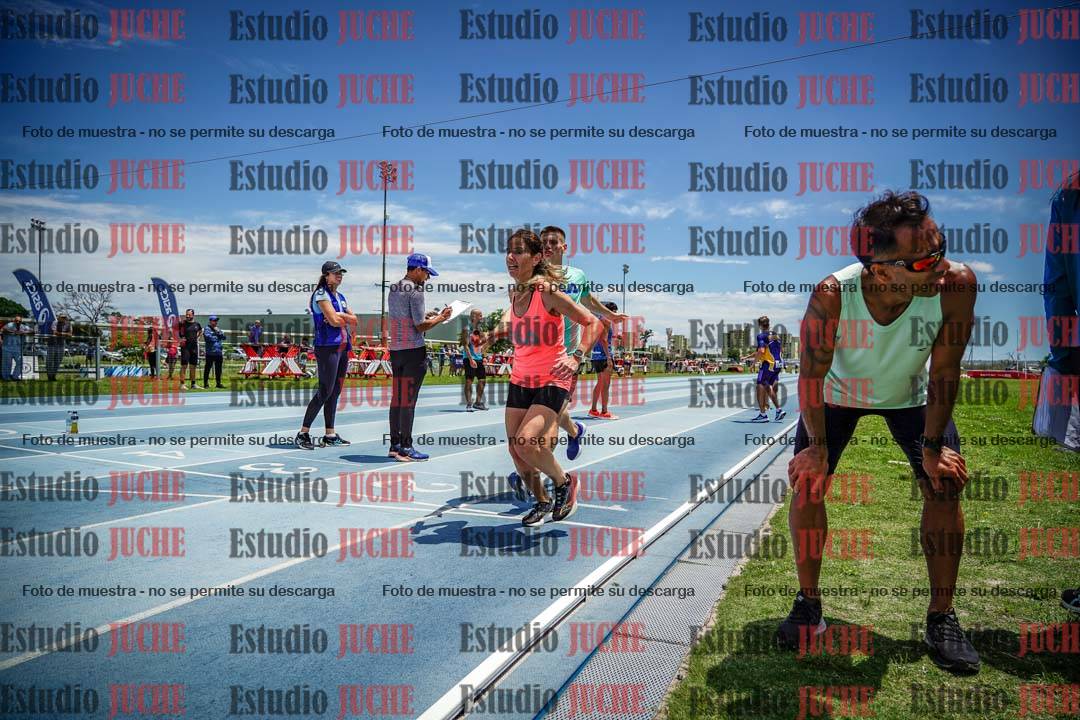 Fotos durante el transcurso de los relevos 20' para running teams - serie 2