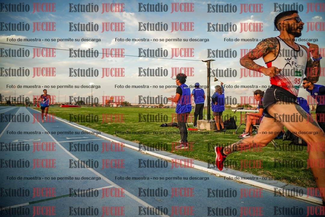 Fotos de los 3000 m llanos de varones