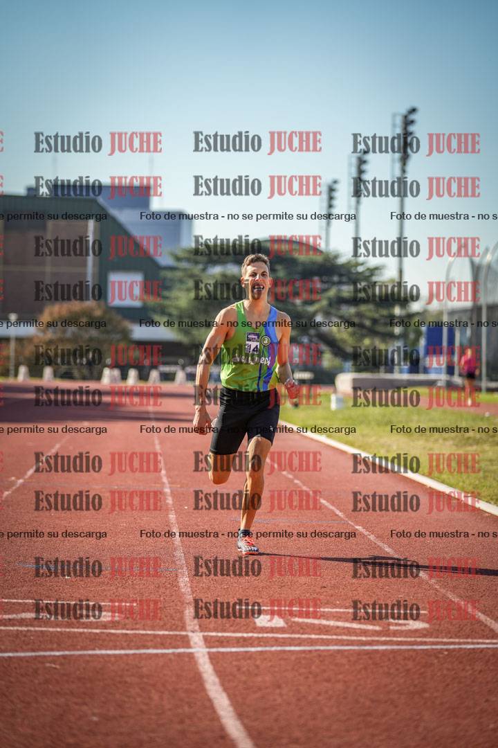 Fotos de los 800 m llanos de varones