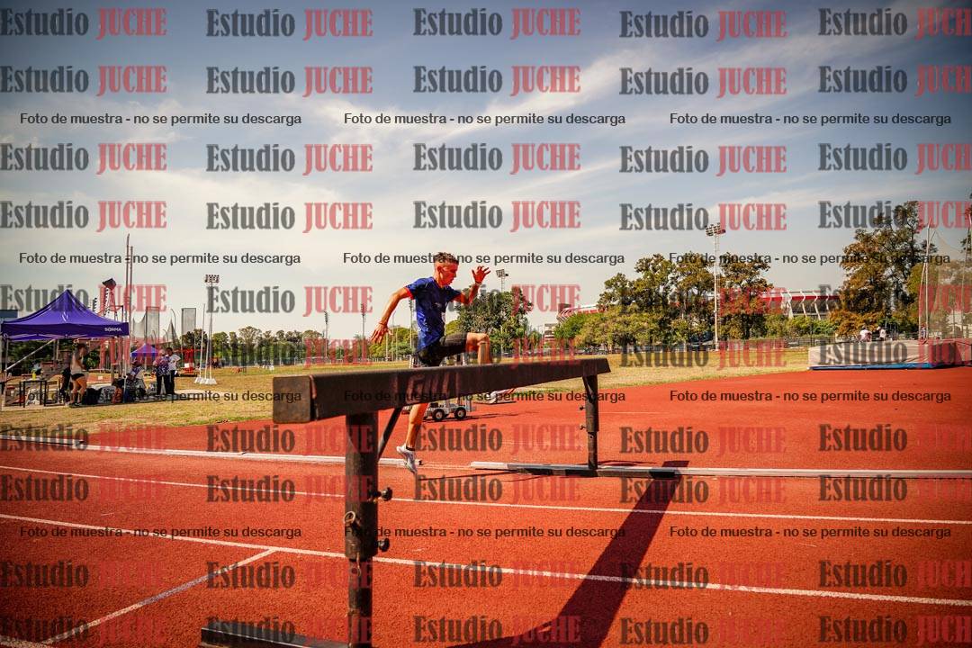 Fotos de los 3000 m con obstáculos de varones