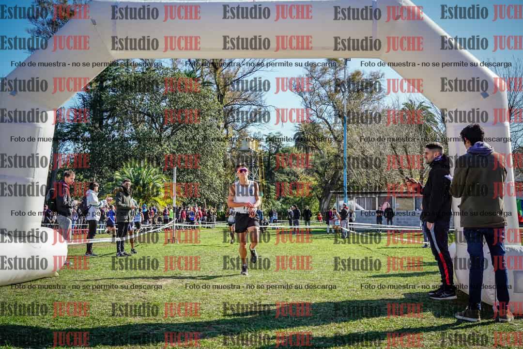 Fotos de la llegada del cross de 2000 m