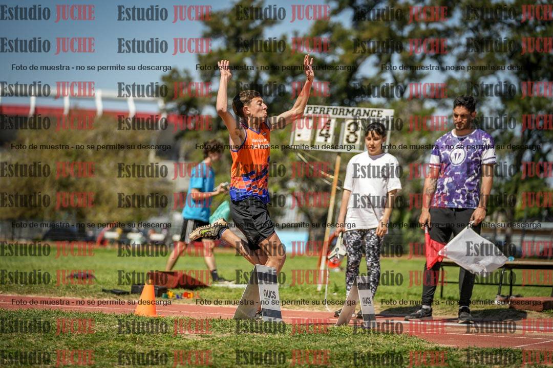 Fotos del salto en largo de varones - (incluye octatlón)