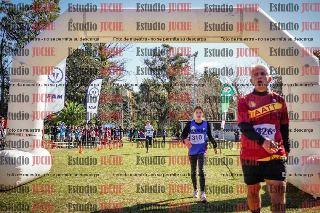 Fotos de la llegada del cross de 1500 m