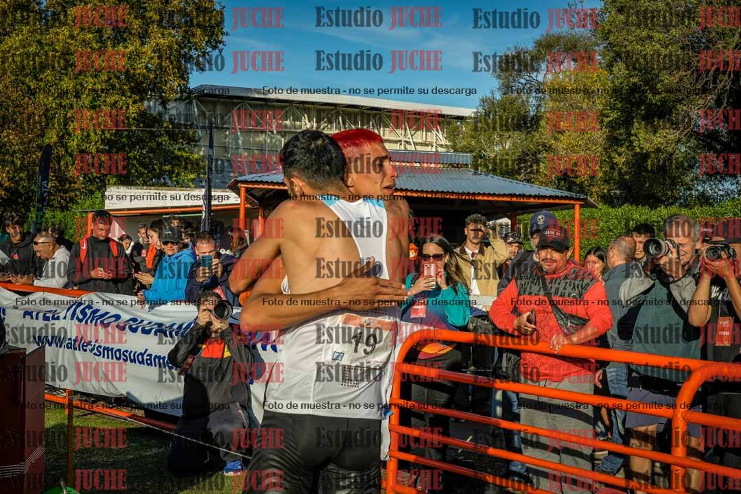 Fotos de algunos extras y podios del día 2