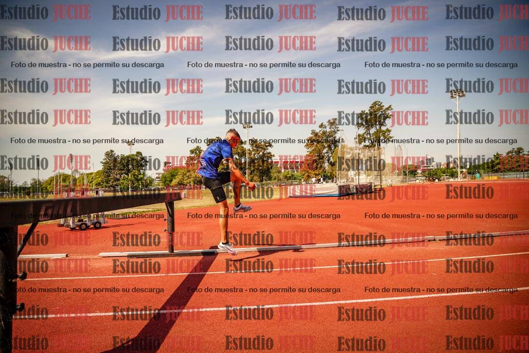 Fotos de los 3000 m con obstáculos de varones