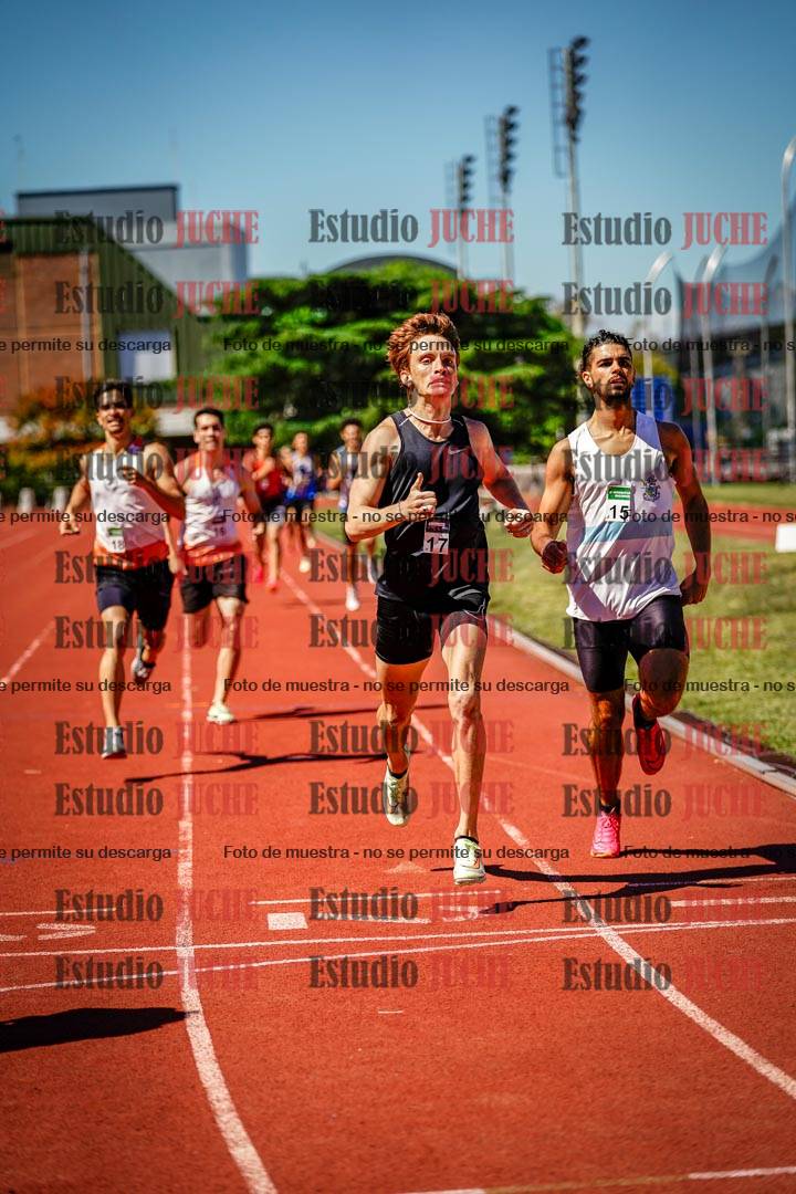 Fotos de los 800 m llanos de varones