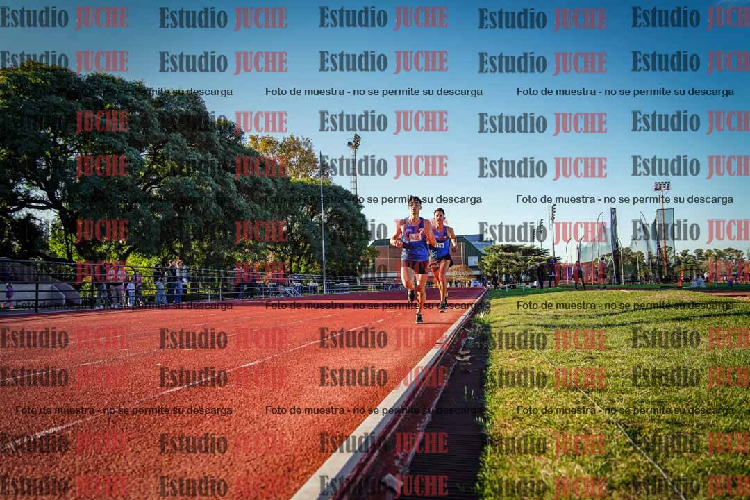 Fotos de los 3000 m llanos de varones
