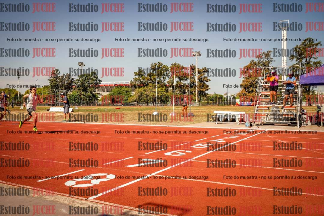 Fotos de los 400 m llanos de varones