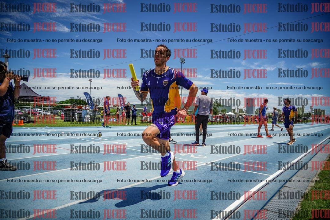 Fotos durante el transcurso de los relevos 20' para running teams - serie 2