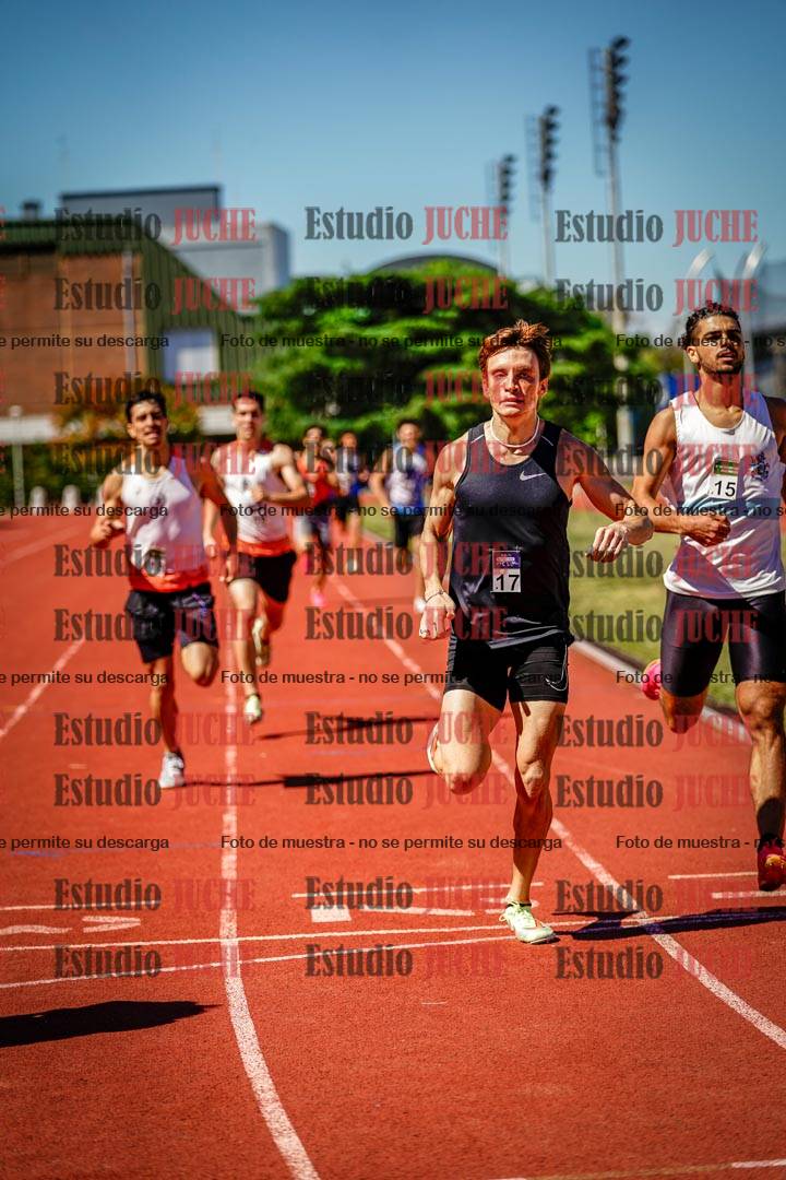 Fotos de los 800 m llanos de varones