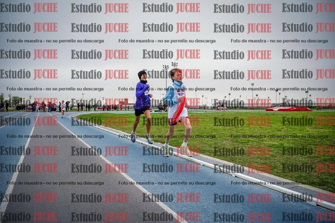 Fotos de los 2000 m llanos de mujeres U14 y U17 - varones U14