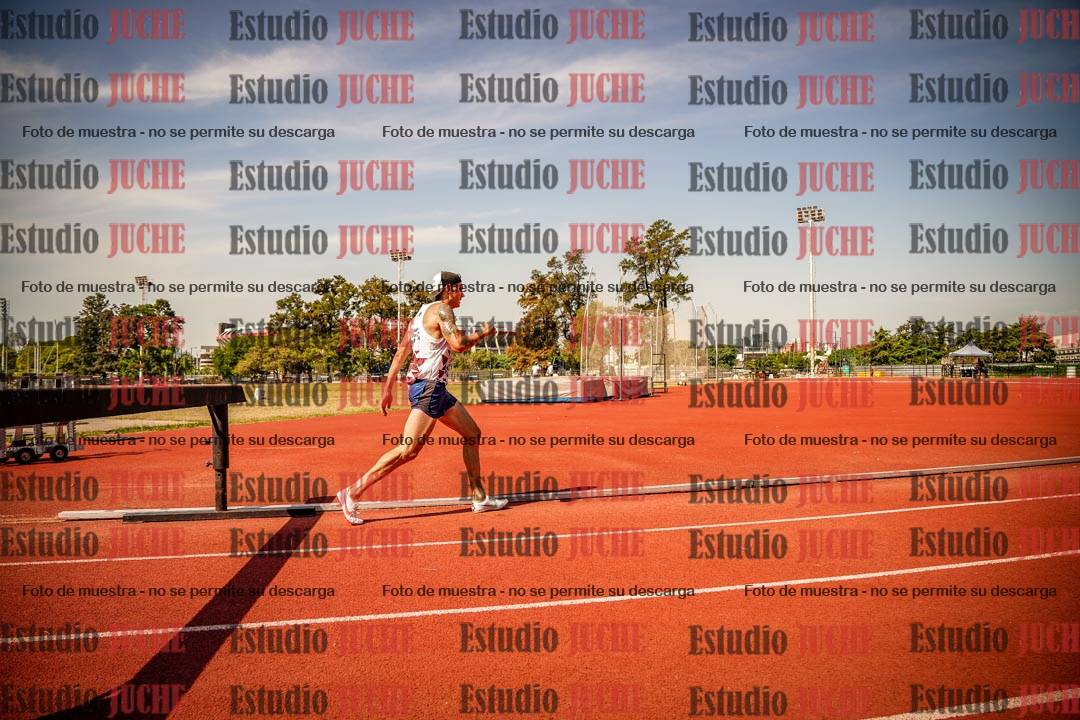 Fotos de los 3000 m con obstáculos de varones