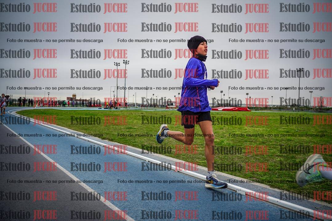 Fotos de los 2000 m llanos de mujeres U14 y U17 - varones U14