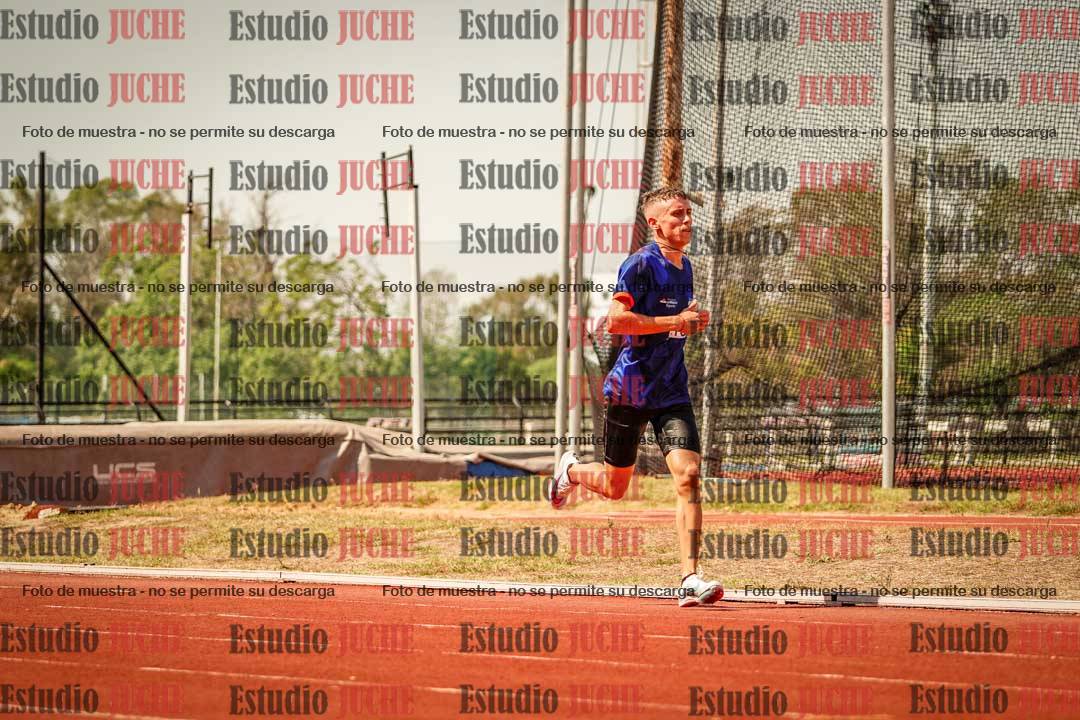 Fotos de los 3000 m con obstáculos de varones