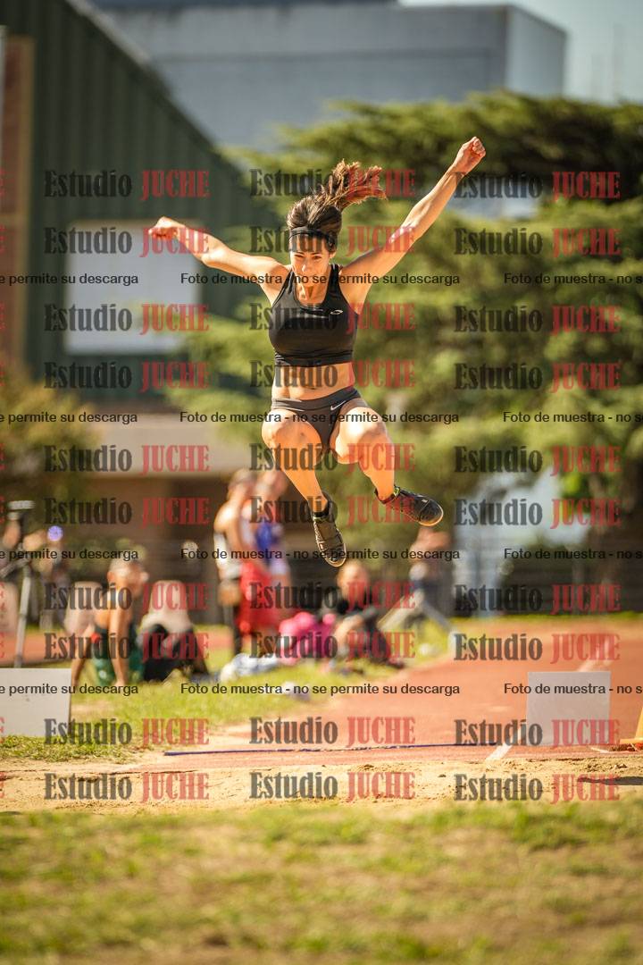 Fotos del salto en largo de mujeres