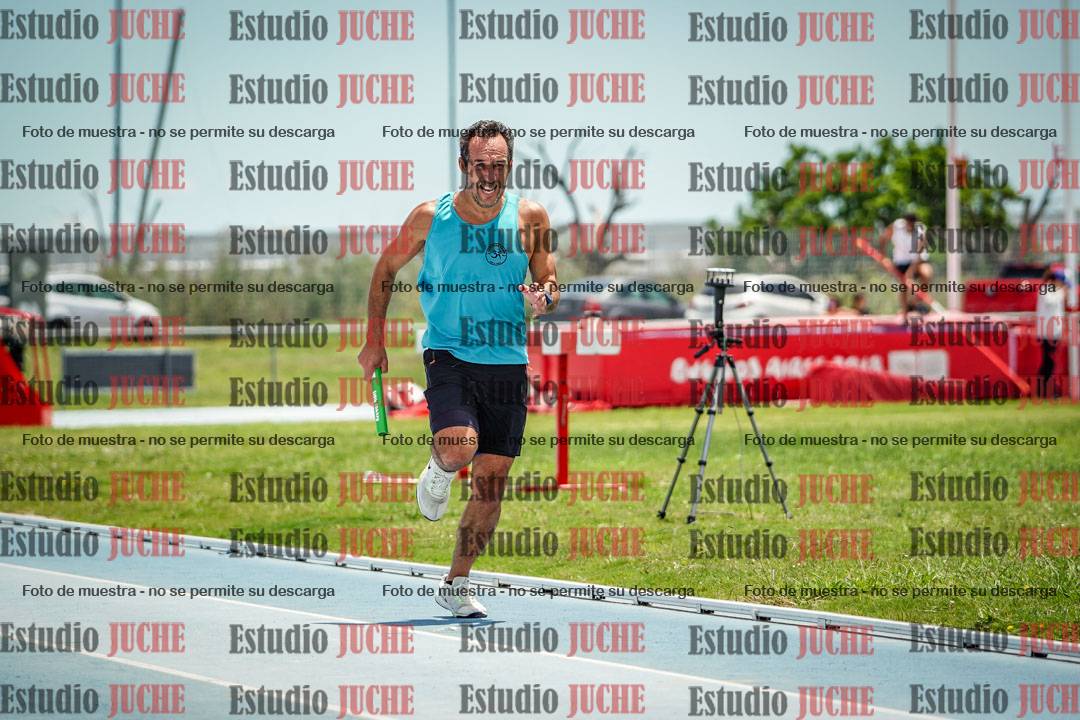 Fotos durante el transcurso de los relevos 20' para running teams - serie 2