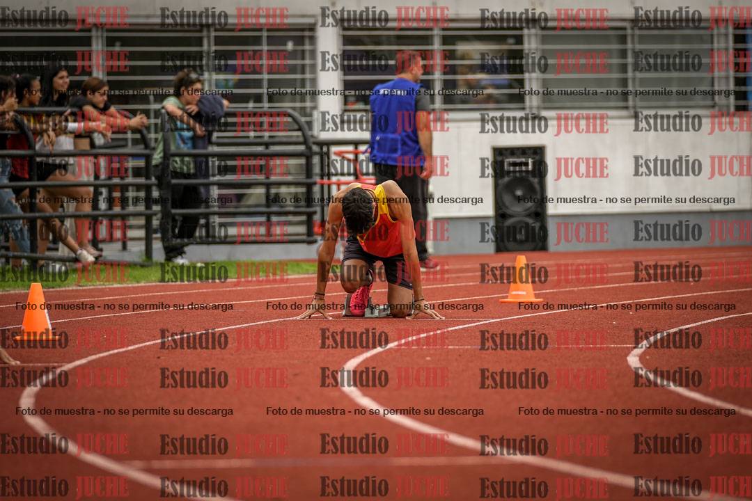 Fotos de los 400 m llanos de varones