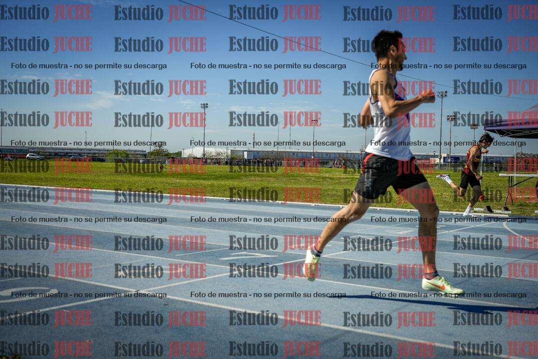 Fotos de los 400 m llanos de varones