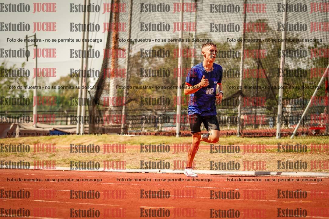Fotos de los 3000 m con obstáculos de varones