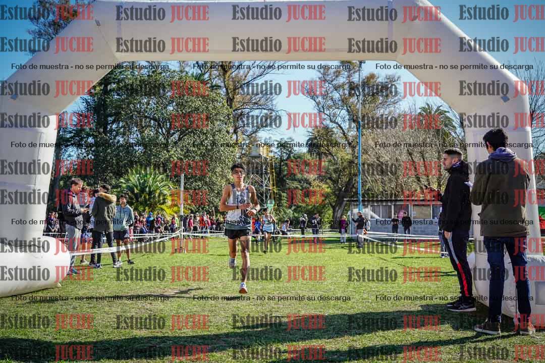 Fotos de la llegada del cross de 2000 m