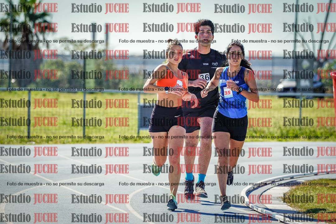 Fotos de los 5000 m llanos de mujeres y varones