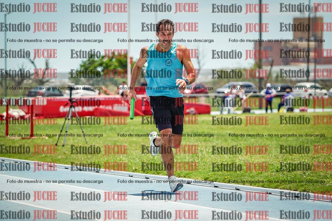 Fotos durante el transcurso de los relevos 20' para running teams - serie 2