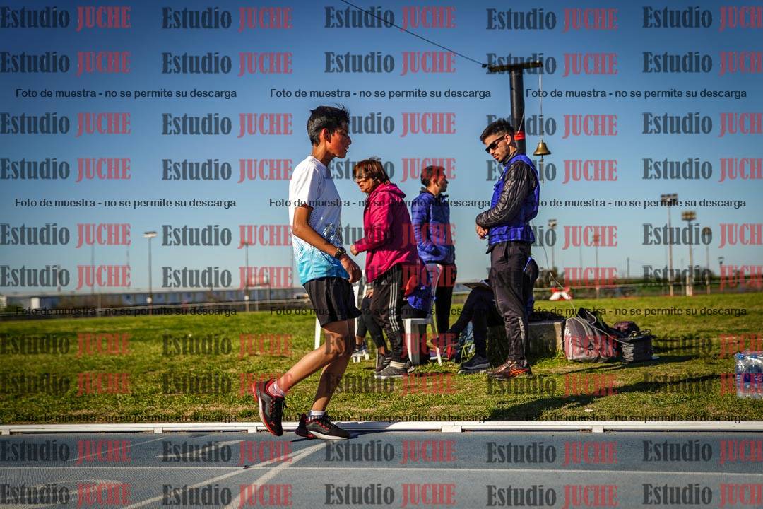 Fotos de los 2000 m llanos de varones