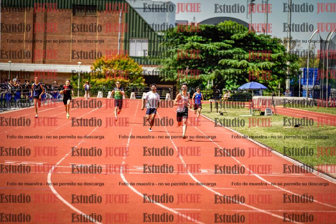 Fotos de los 400 m llanos de varones