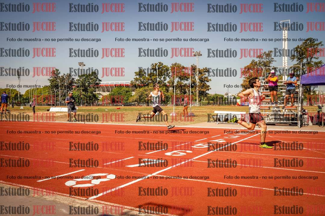Fotos de los 400 m llanos de varones