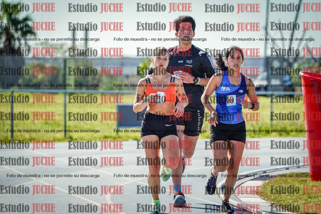 Fotos de los 5000 m llanos de mujeres y varones